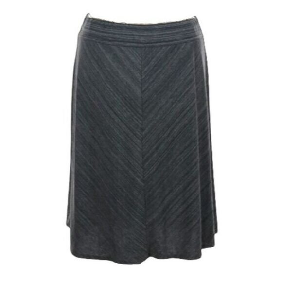 Ava & Viv Dresses & Skirts - Ava & Viv Grey V Striped Pull Up Stretch Knee Length Skirt Size X (plus size)